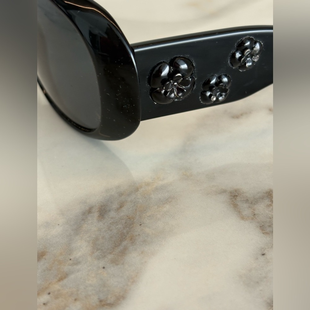 CHANEL 5113 Camellia Black Sunglasses CC Logo Floral Detail Vintage - Picture 6 of 13